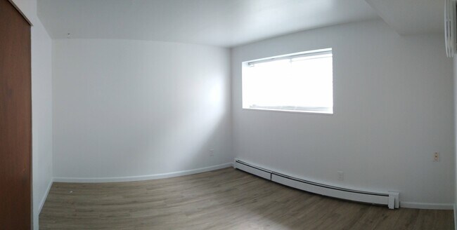 Building Photo - 1117 Cedar Ln