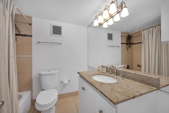 Building Photo - 2539 Bayshore Dr