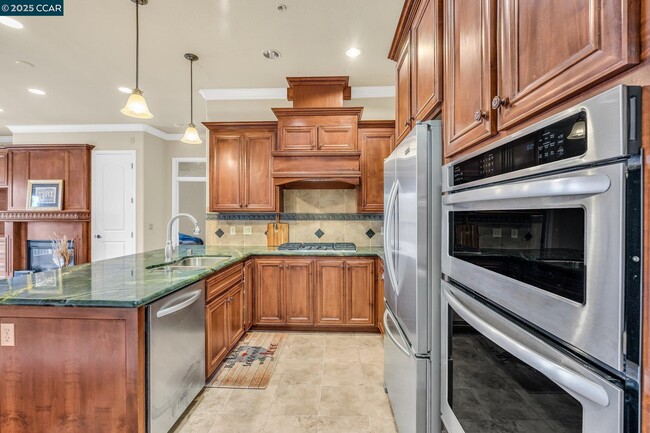 Building Photo - 1212 Sonata Dr