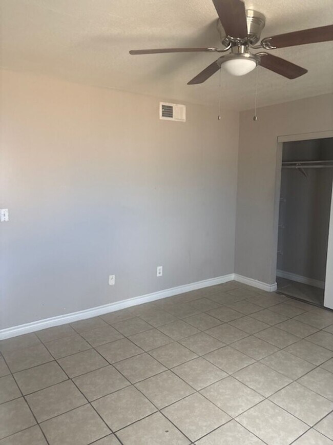 Building Photo - 4344 N Vornsand Dr