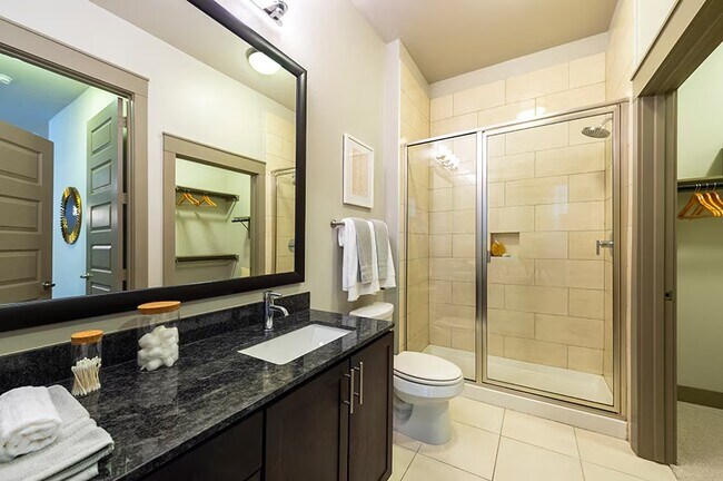 Building Photo - Downtown Steal: Up to 6 Weeks FREE Rent!
