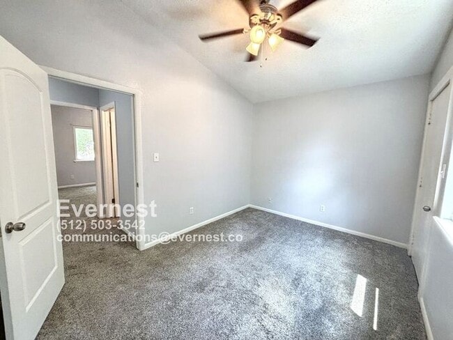 Building Photo - 10905 Elm St