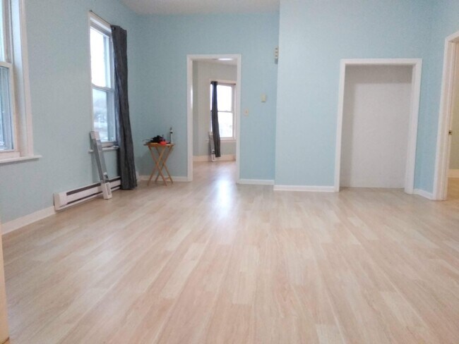 Dinning Room - 58 Paine St