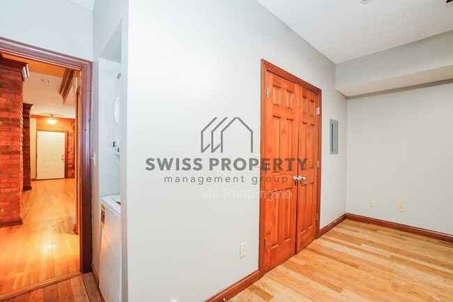 Building Photo - 4 Clark Pl