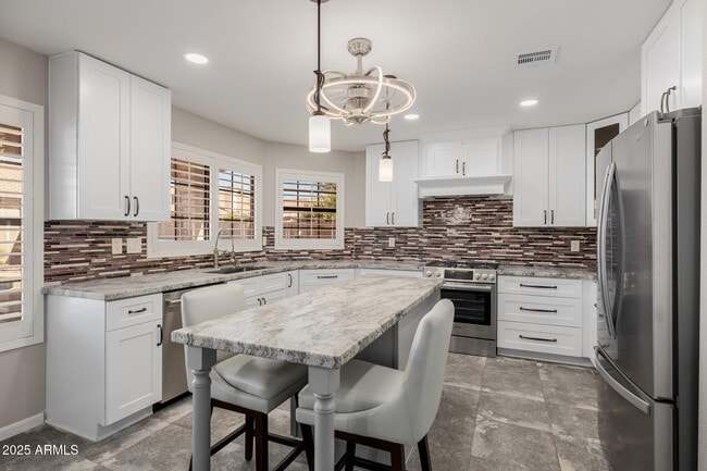 Building Photo - 16809 S 33rd Way