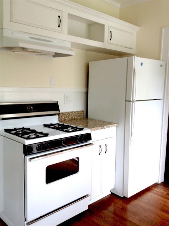 Building Photo - 204 W 46th St