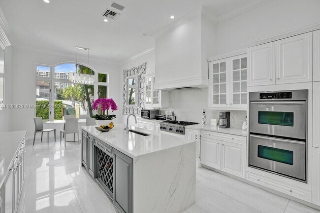 Building Photo - 1516 Island Blvd
