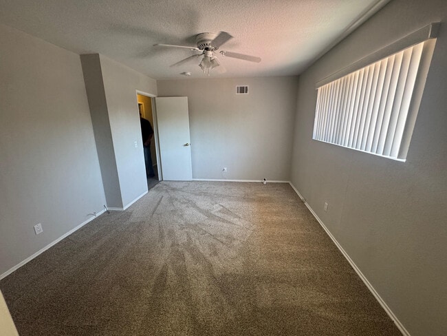 Building Photo - 2493 Los Feliz Dr