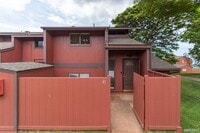 Building Photo - Spacious 4BR/2.5BA/2PKG Townhome with Ocea...