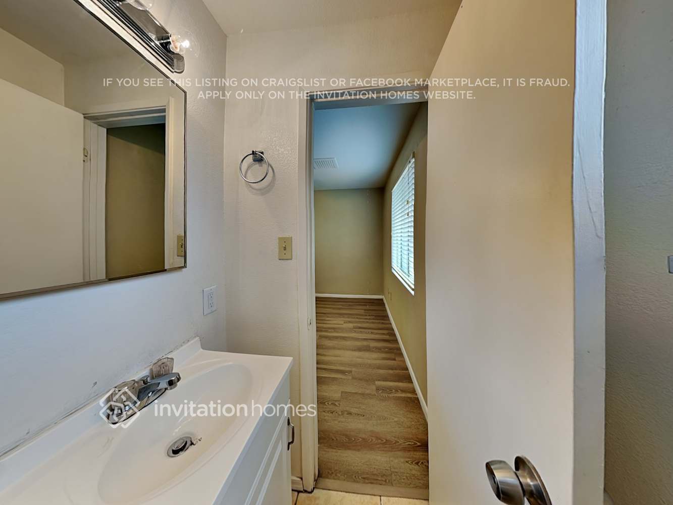 Building Photo - 5909 W Coronado Rd