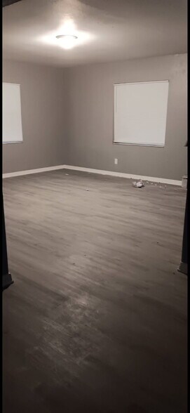 Living Room - 523 Oak Ave