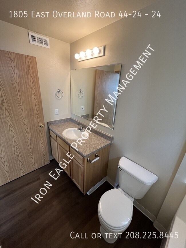 Building Photo - 1805 E Overland Rd