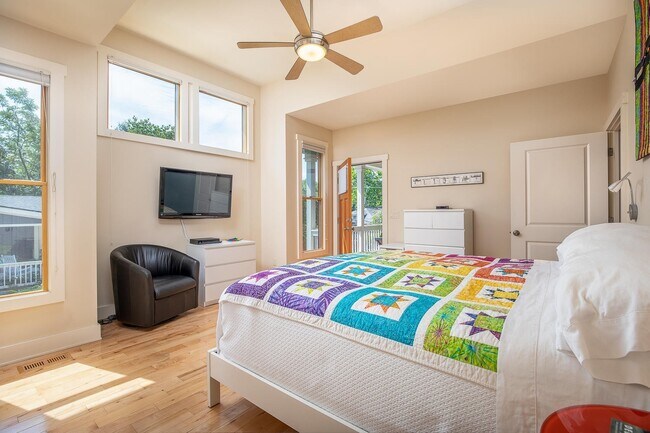 Building Photo - Charming Modern Home in Kenilworth