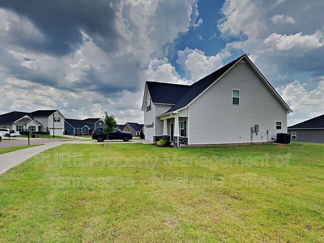 Building Photo - 400 Zeffer Ct