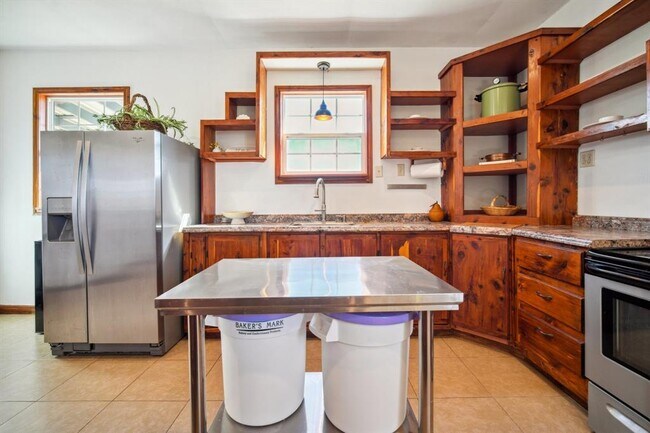 Building Photo - 2200 TX-21