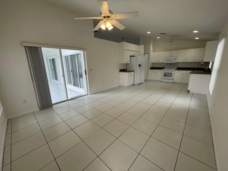 Building Photo - 22875 Barrister Dr