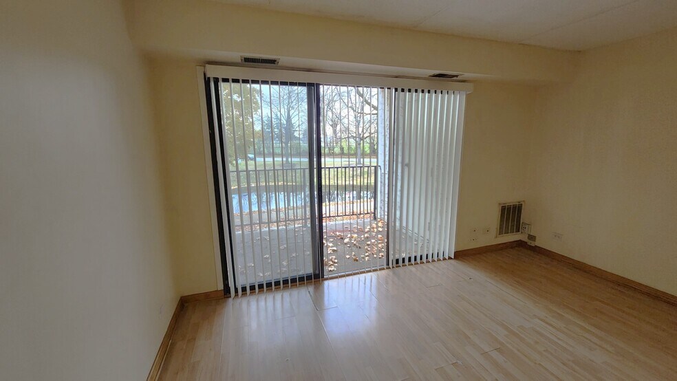 Building Photo - 450 Plum Creek Dr