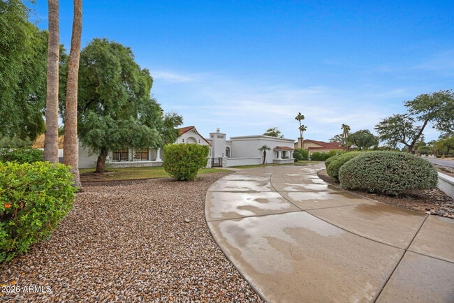 Building Photo - 10111 E Cholla St