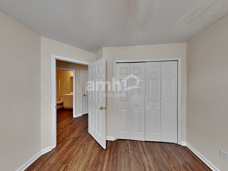 Building Photo - 4098 Amberly Ct