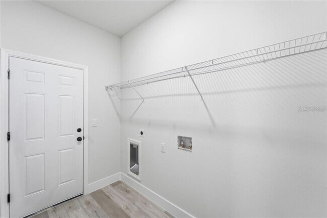 Building Photo - 3286 W Crandon Dr