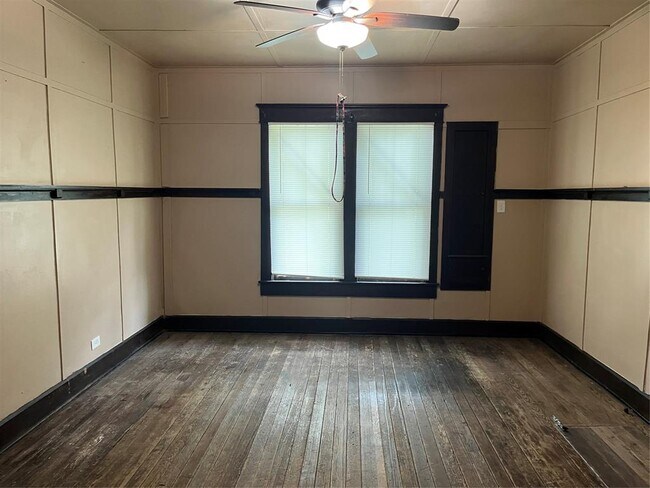 Building Photo - 200 N Walton