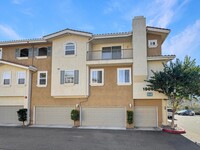 Building Photo - Great 3B/2.5BA Townhome in Sabre Springs!