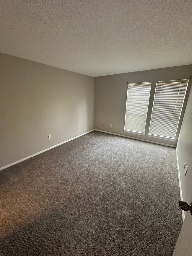 Building Photo - 2BD/2BA Condo located on the Germantown/Memphis Line!