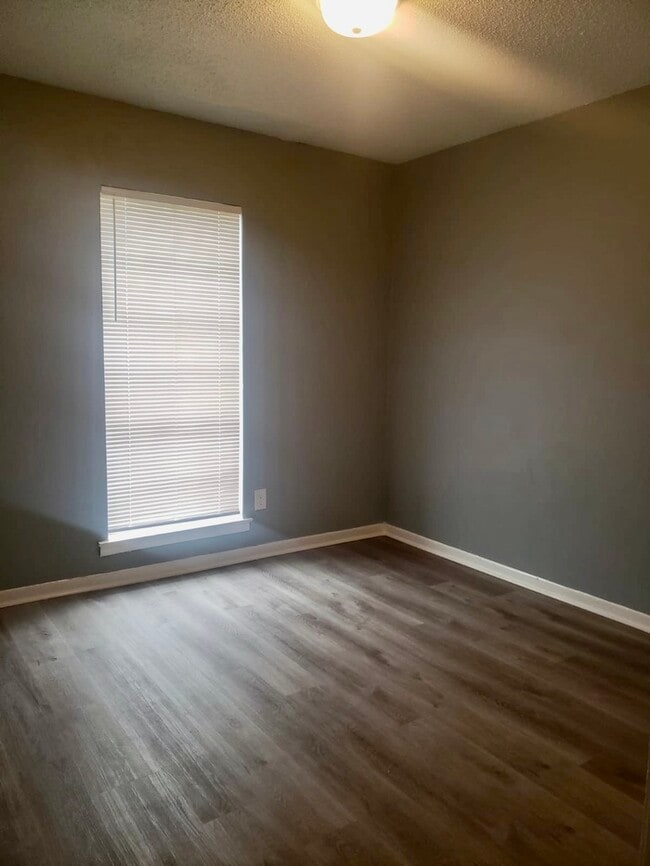 Building Photo - Newly Renovated Home For Rent