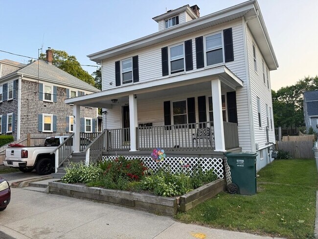 Primary Photo - 36 Oak St