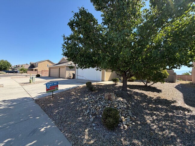 Building Photo - 3 Bedroom Single Story Home Available Near McMahon Blvd NW & Kayenta St NW!