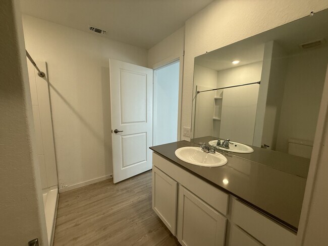 Building Photo - 10727 Vesta Curv