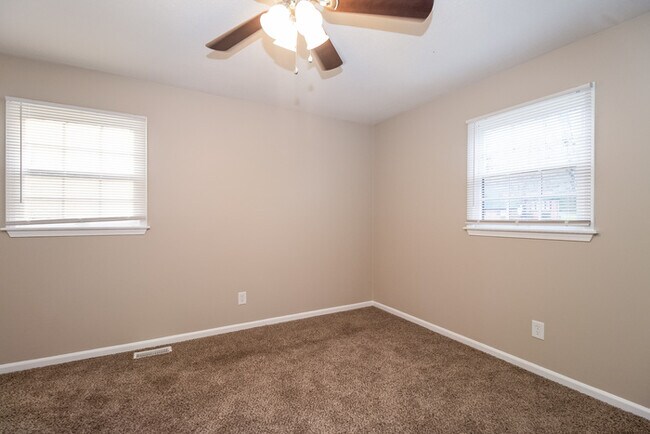 Building Photo - 3711 Fox Trail Cir NW