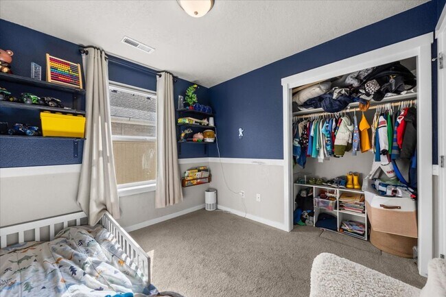 Building Photo - Perfect Location 3 Bed 2 Bath Home with SO...