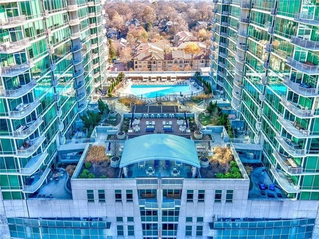 Building Photo - 943 Peachtree St NE