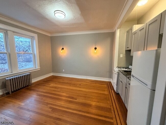 Building Photo - 17 Elwood Pl