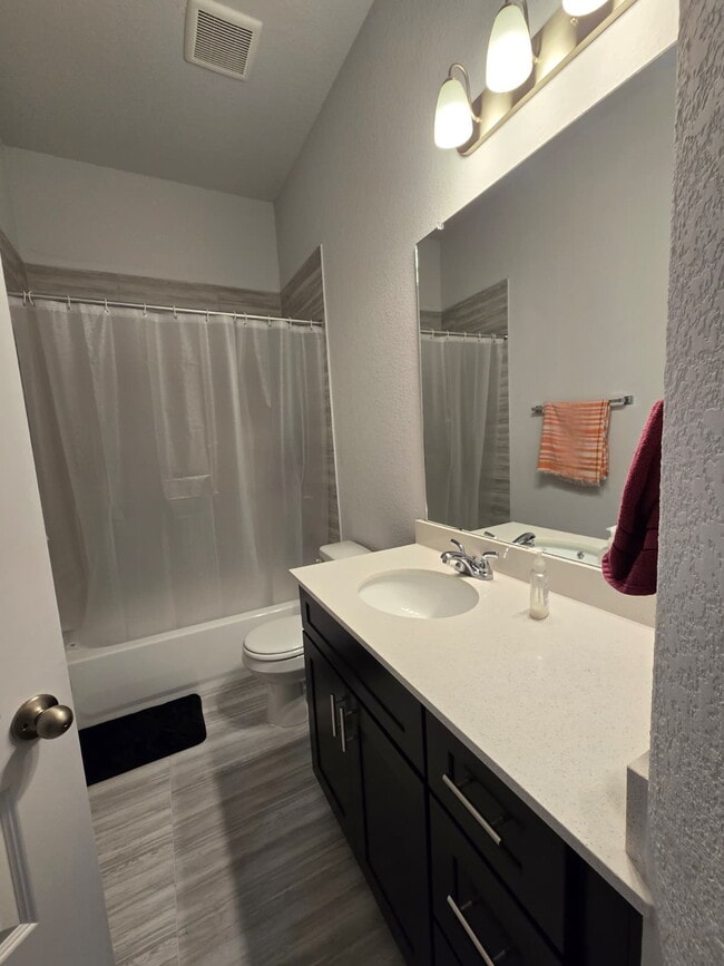 Building Photo - Gorgeous First Time Rental, 4 bed, 3 full bath in highly desirable Hills of Bear Creek