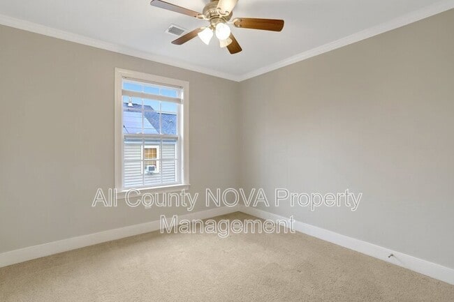 Building Photo - 2093 Laura Mews Pl