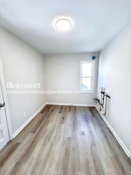 Building Photo - 1254 Elmwood Rd