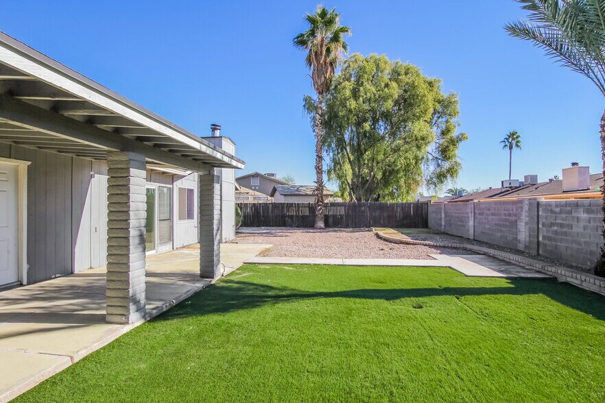 Building Photo - 5523 W Villa Maria Dr