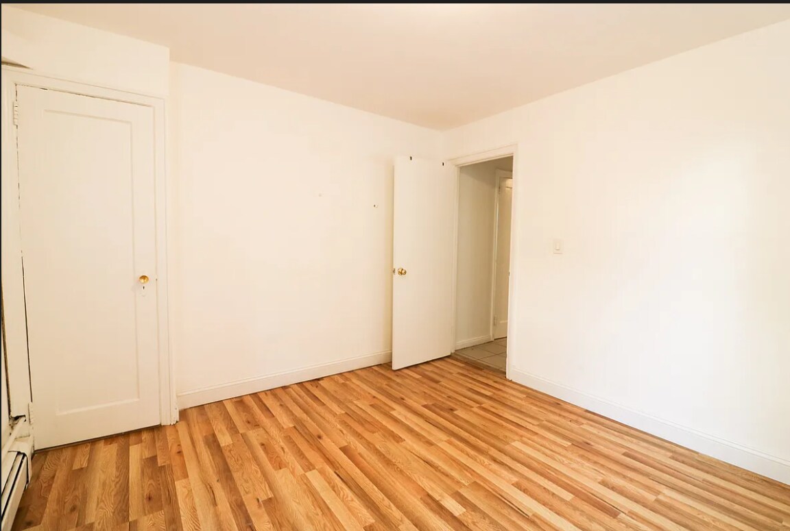 Bedroom - 167 Delancey Plz