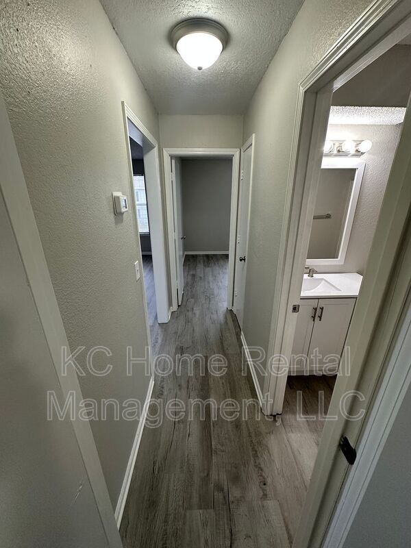 Building Photo - 812 Saddlewood St