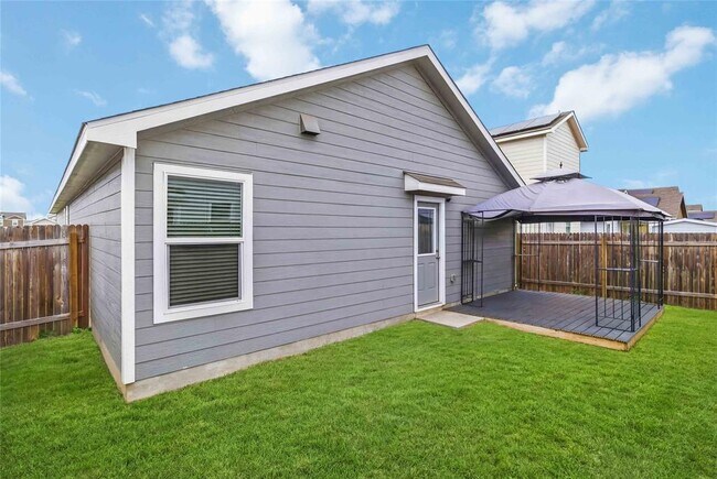 Building Photo - 162 Agate Clf Dr