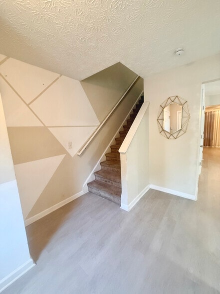 Building Photo - 2418 Piering Dr