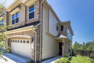 Building Photo - 63 Aventura Pl