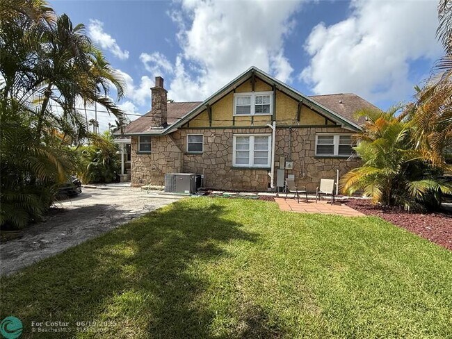 Primary Photo - 5025 SW 64th Ave