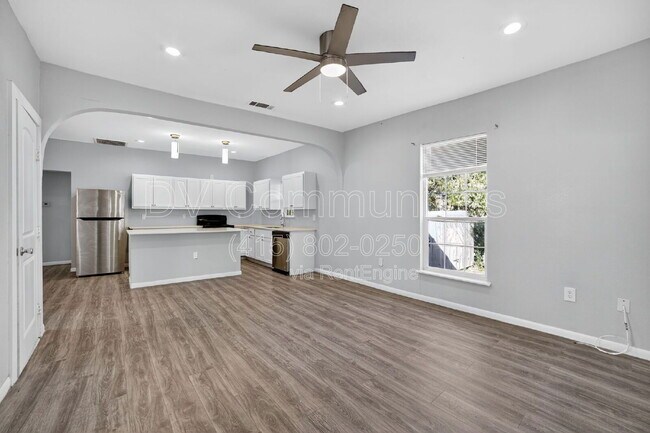 Building Photo - 3916 2nd St