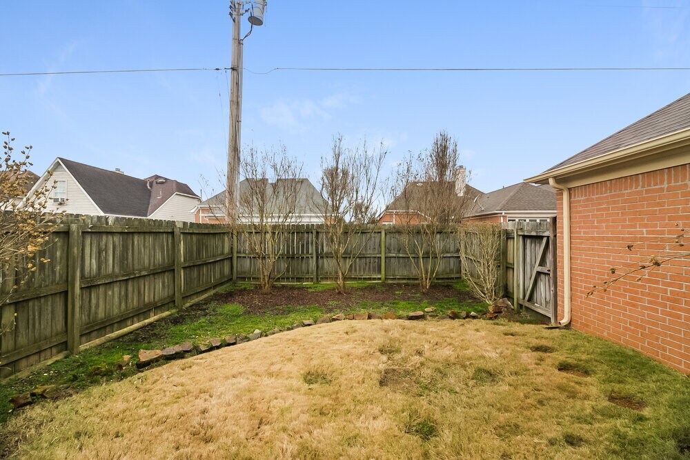 Building Photo - 745 N Sanga Rd