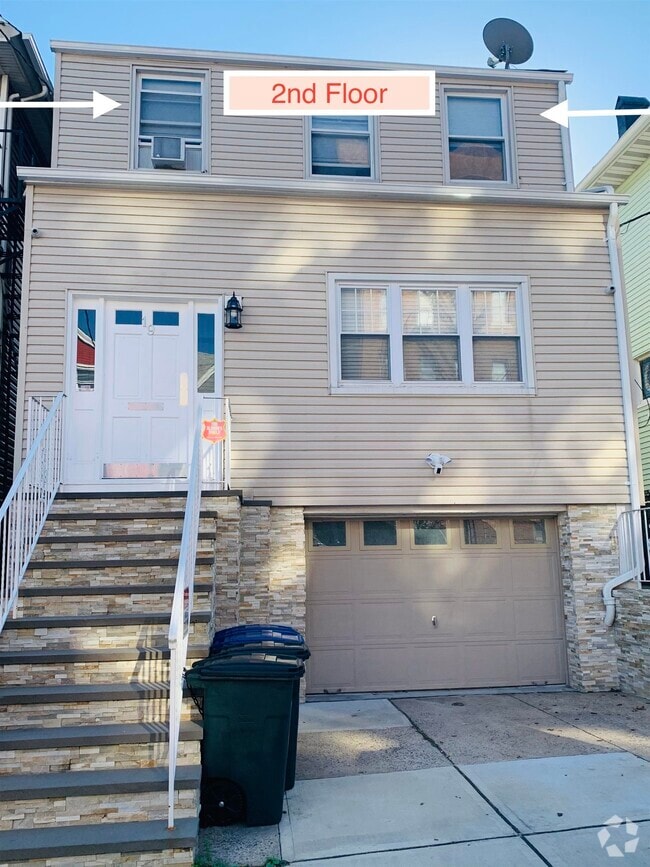 Building Photo - 19 48th St