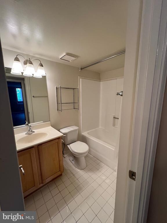 Building Photo - 1024 N Utah St