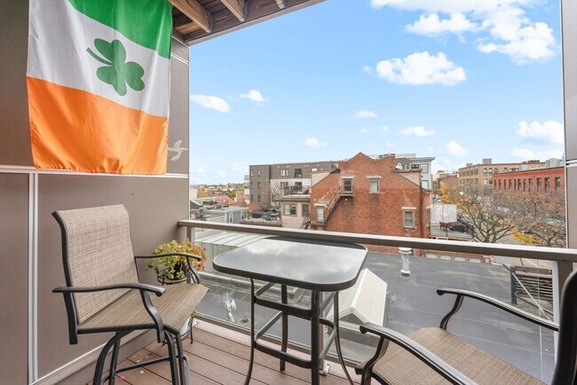 Building Photo - 380 W Broadway